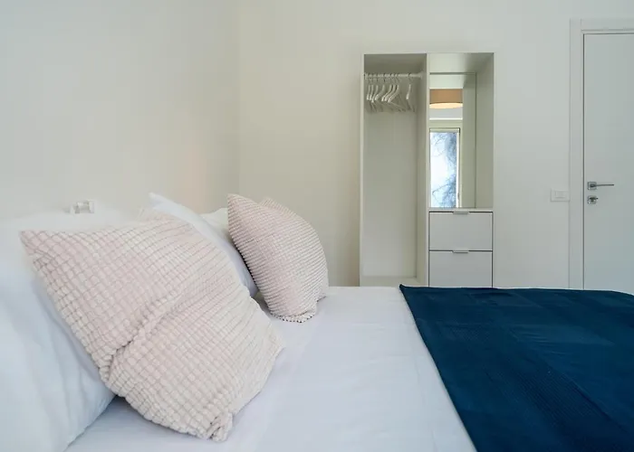 לינה וארוחת בוקר Maree 4*